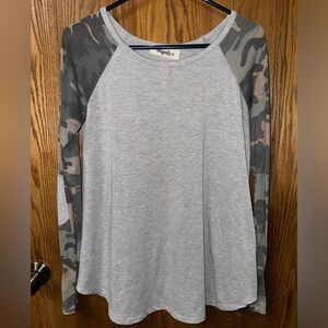 Haplics Heather Gray Long Sleeve Raglan Top with Camouflage Sleeves
